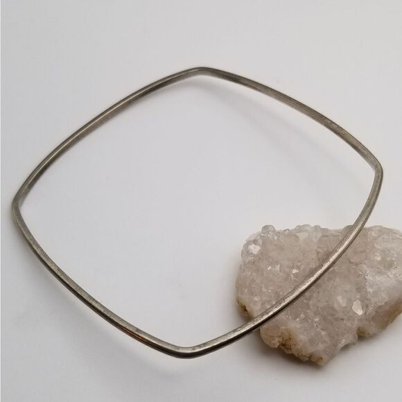 Square unique silver tone bracelet bangle. B230 - Picture 1 of 3